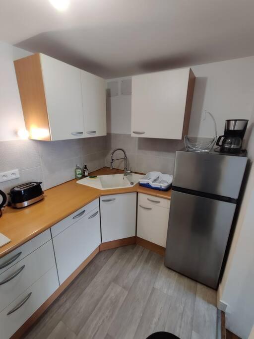 Le Tropica Appartement 2 Chambres, Plein Sud Centre Ville De Vitre Eksteriør billede